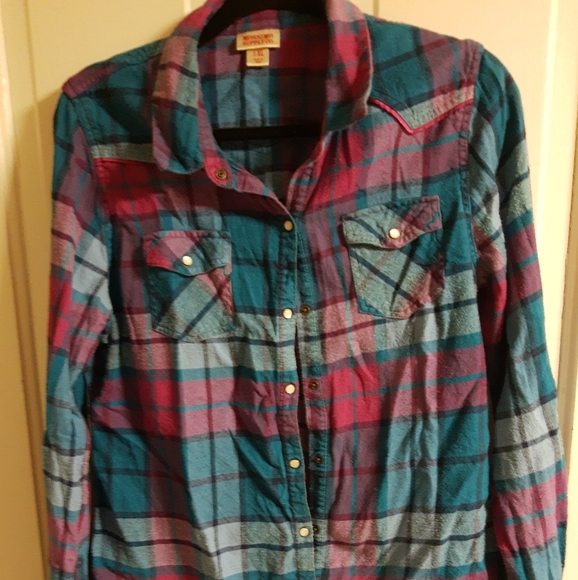 button up long sleeve - Picture 2 of 3